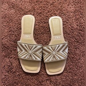Zara Women’s Size 39 (US 8) Gold Slide Sandals